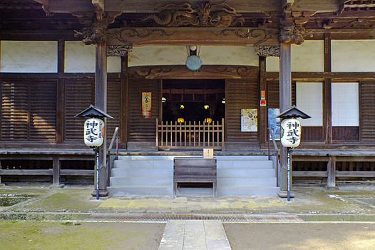 zaki-20130103-jinmuji-hondo.jpg